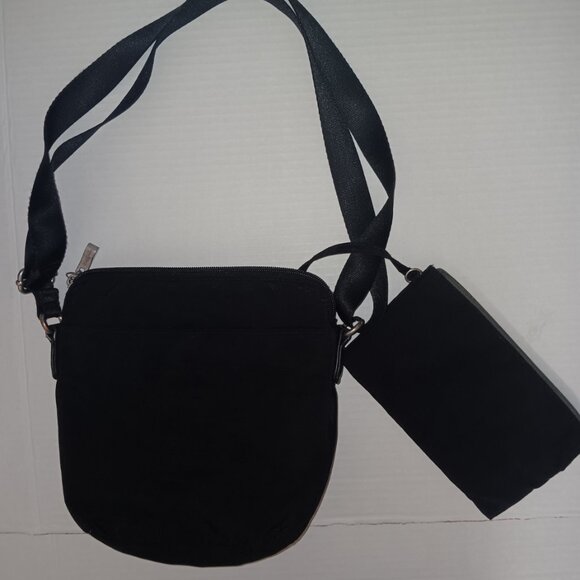 Baggallini + Chipolo Edition Go Bagg BAGGALLINI + CHIPOLO EDITION GO BAGG